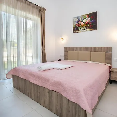 Apartment Avgoustidis *